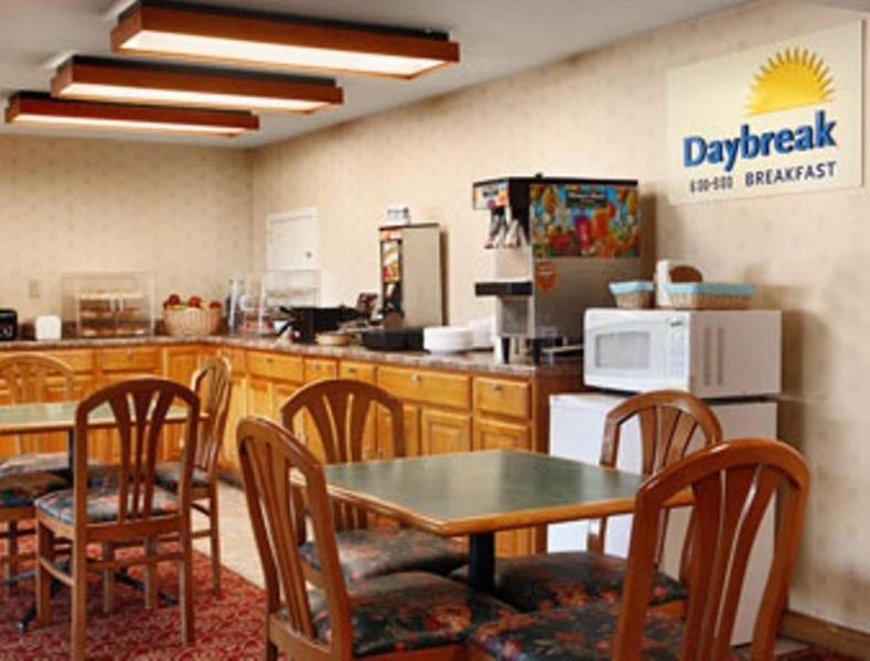 Days Inn By Wyndham Paintsville Ресторан фото