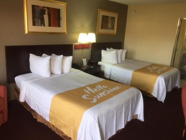 Days Inn By Wyndham Paintsville Екстер'єр фото