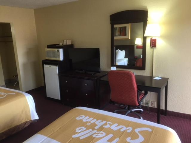 Days Inn By Wyndham Paintsville Екстер'єр фото