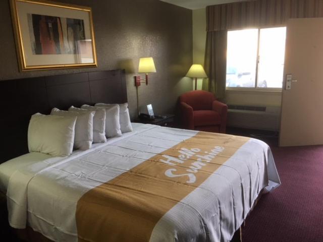 Days Inn By Wyndham Paintsville Екстер'єр фото